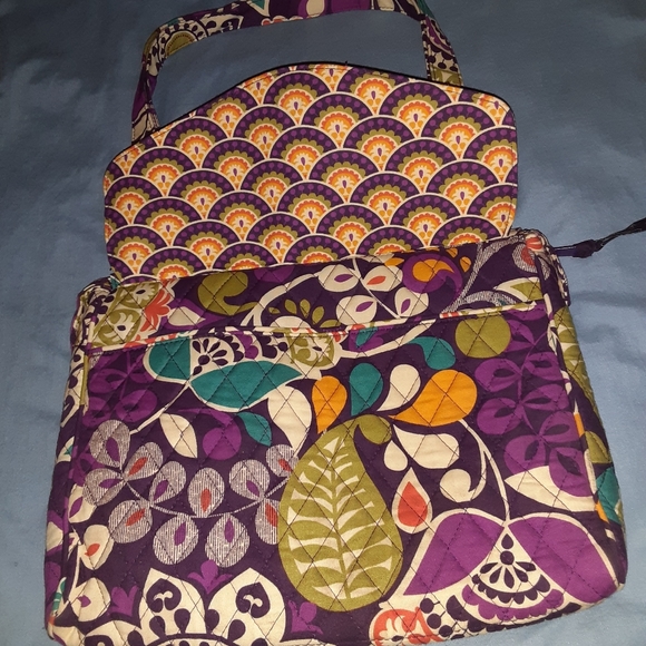 Vera Bradley Bag GUC - Picture 3 of 7